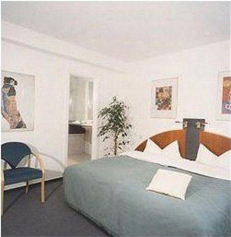 Hotel Am Hofgarten Dusseldorf Room photo
