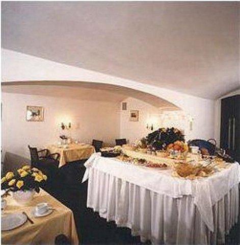 Hotel Am Hofgarten Dusseldorf Restaurant photo
